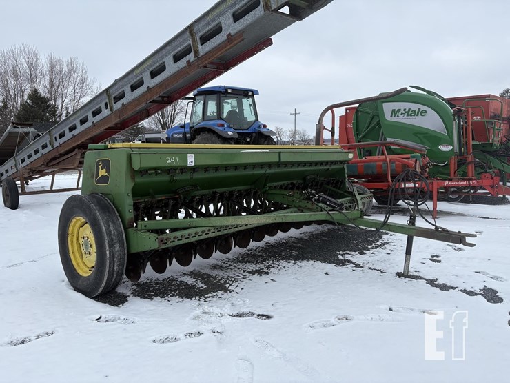 john-deere-10-image-1