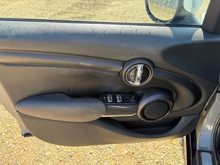 2016-mini-cooper-hardtop-4-door-hatchback-(132,583-miles)-image-9