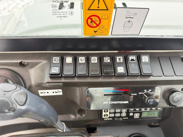 takeuchi-tb240-image-59