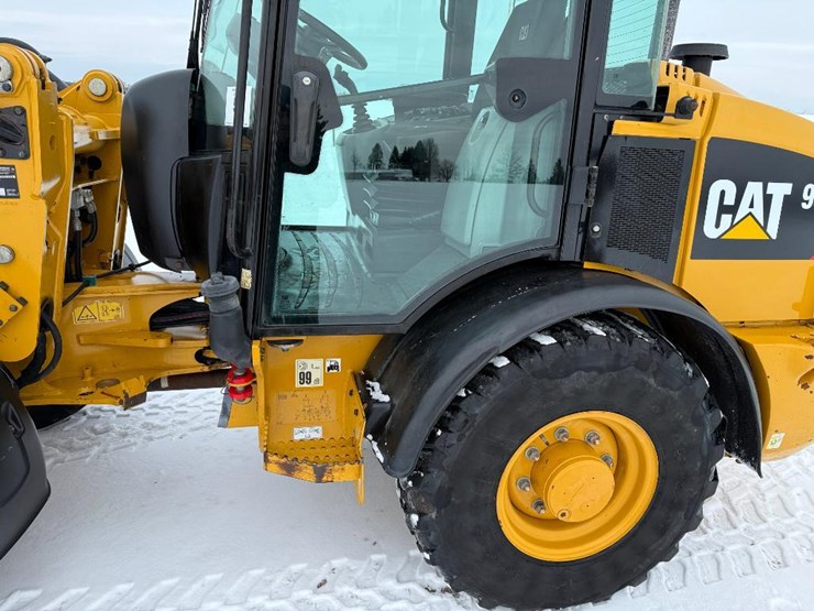 caterpillar-906m-image-20