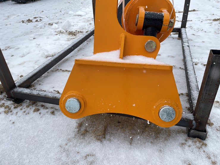 caterpillar-305-image-11