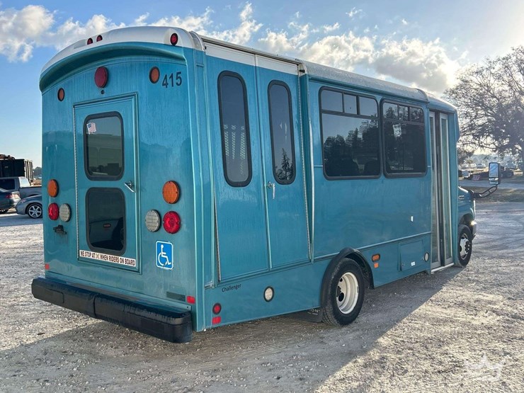 2018-ford-e450-image-3