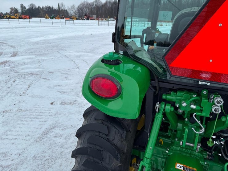 john-deere-3033r-image-23