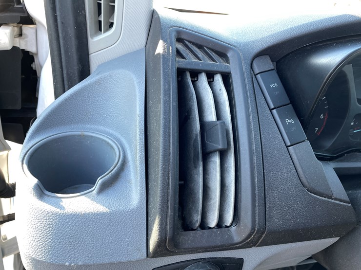 2019-ford-transit-image-56