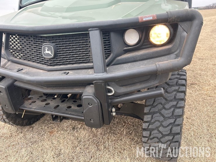 2022-john-deere-gator-image-9