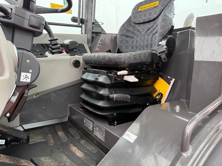 2022-new-holland-w80c-image-46