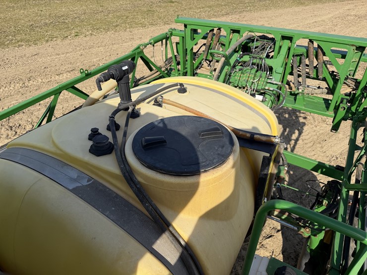 2022-john-deere-r4023-image-12