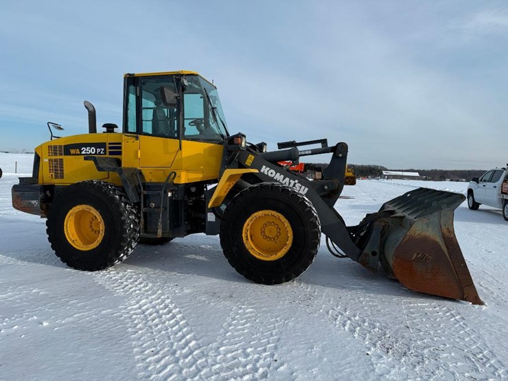 2011-komatsu-wa250pz-6-image-3