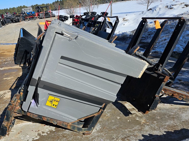 #171-•-boss-quick-cube-skid-steer-mount-salt-spreader-(1)-attachment-&-(4)-cubes-image-13