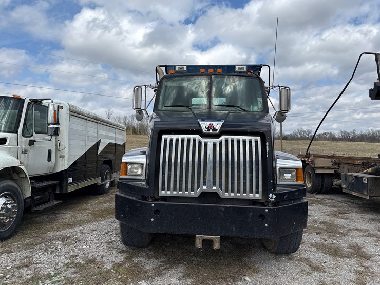 2018-western-star-4700sb-image-5