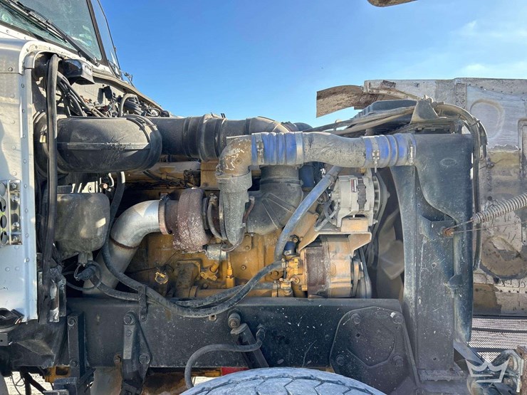 1995-peterbilt-379-image-7