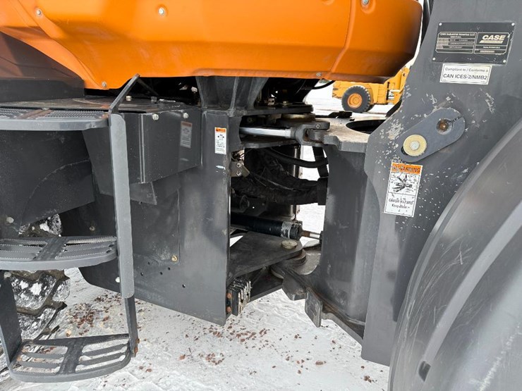 2023-case-621g-xr-image-28