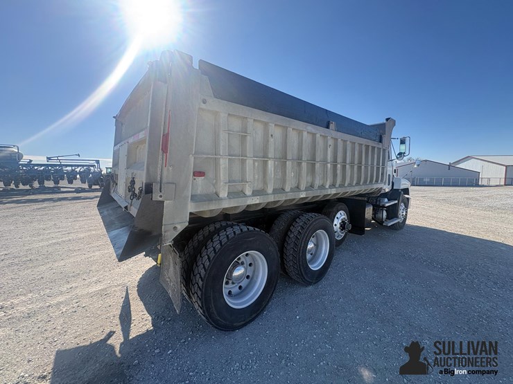 1990-mack-ch613-image-5