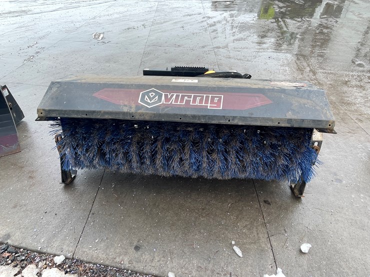 #4909-•-virnig-skid-steer-mount-72"-hydraulic-angle-broom-image-5