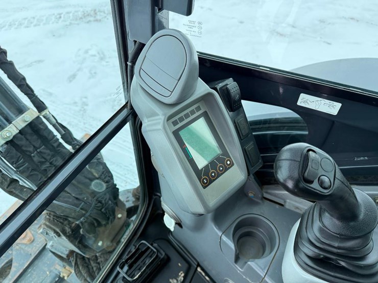 2018-deere-35g-image-55