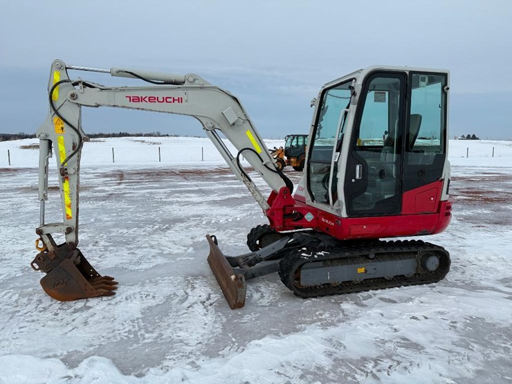 takeuchi-tb240-image-1
