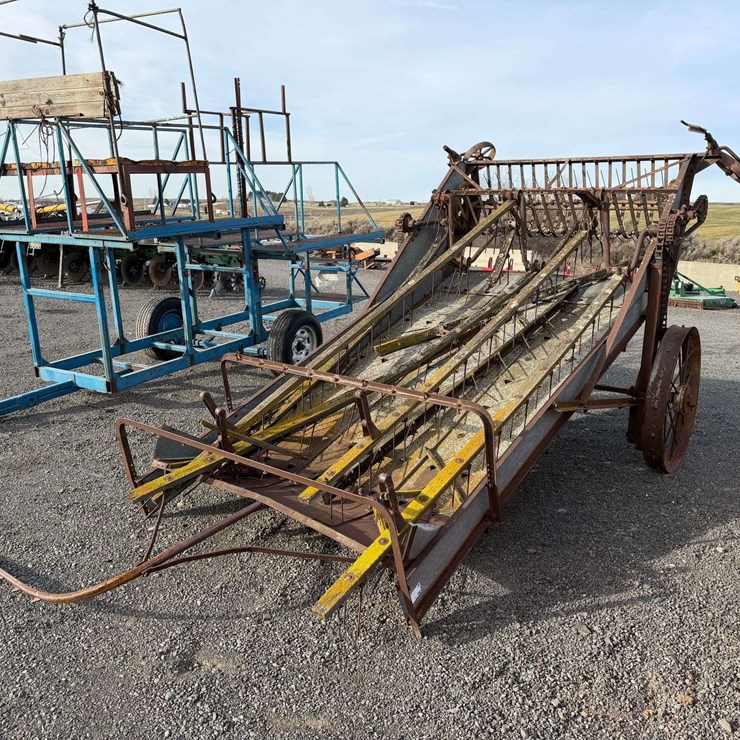 Green Crop Model R Hay Loader