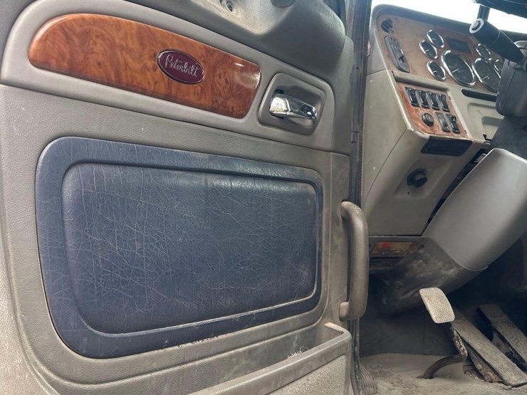 2007-peterbilt-357-image-17