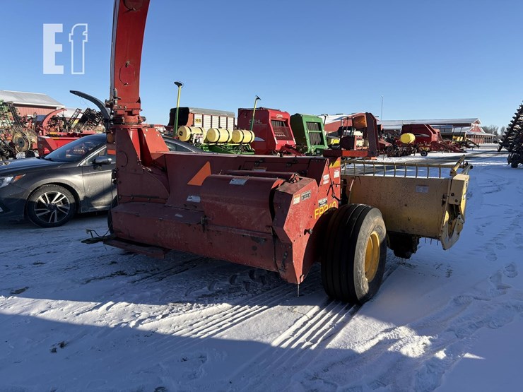 new-holland-fp240-image-7