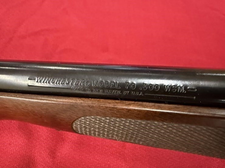 winchester-model-70-.300-wsm-rifle-image-9
