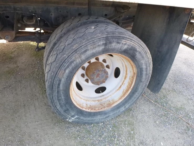 2011-ford-f550-image-36