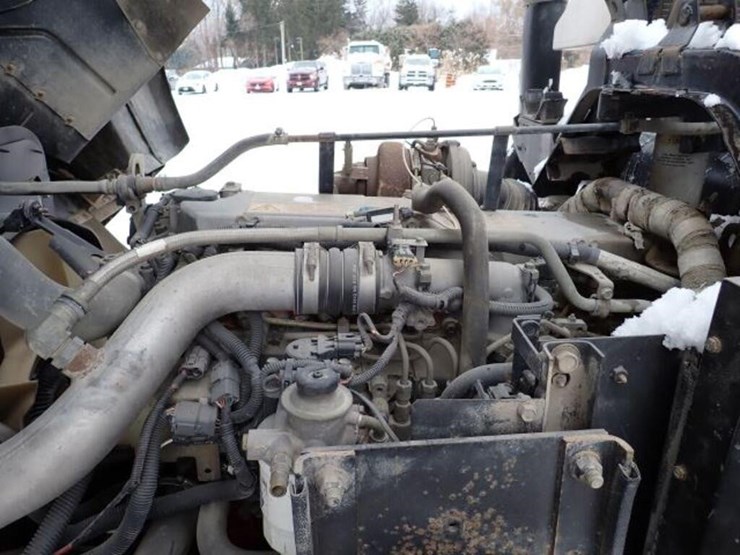 2004-gmc-t7500-image-66