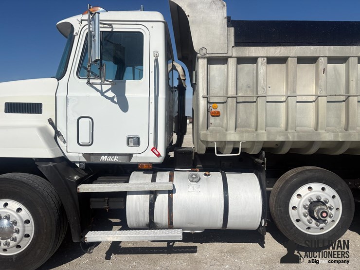 1990-mack-ch613-image-12