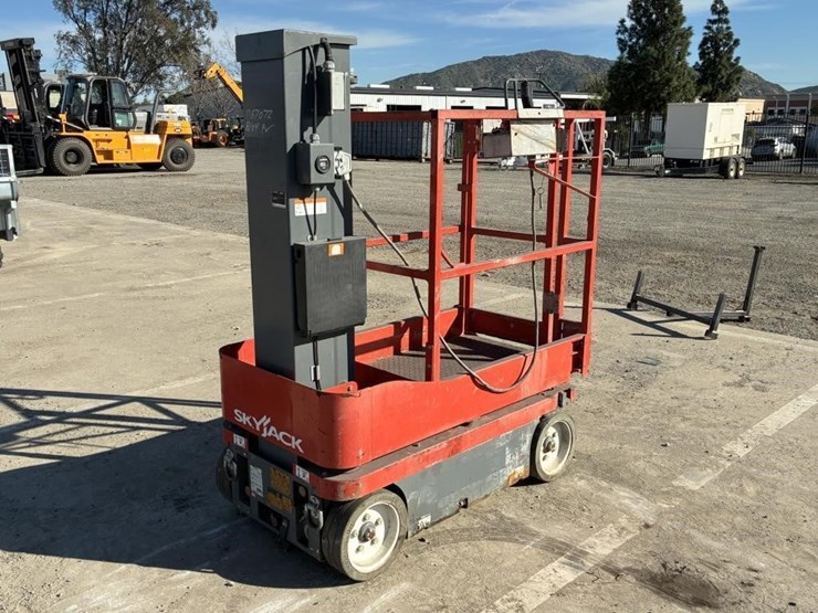 2016-skyjack-sj12-image-3