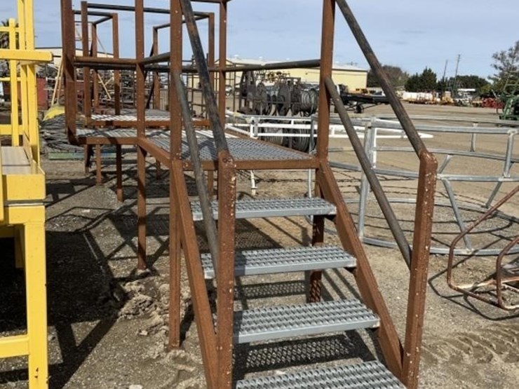 7'x4'x40"-steel-catwalk-platform-image-1