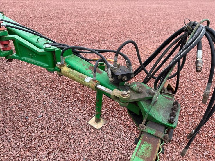 john-deere-2810-image-7