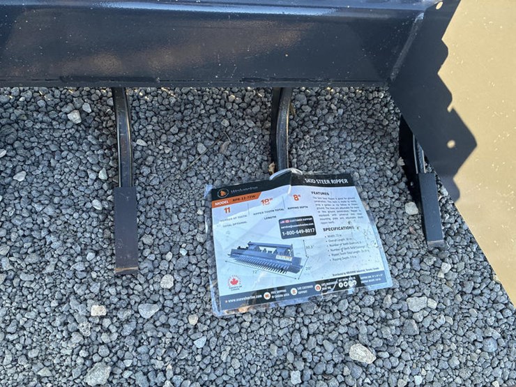 #115427-•-72"-skidsteer-ripper-image-5