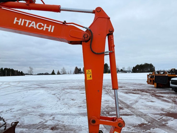 hitachi-zx75us-5-image-31