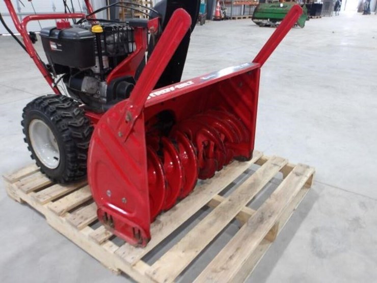 troy-built-31ah5nq5563-11-hp-30-in.-snowblower-image-18