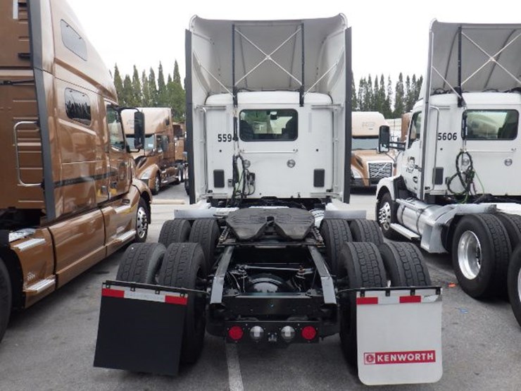 2024-kenworth-t680-image-12