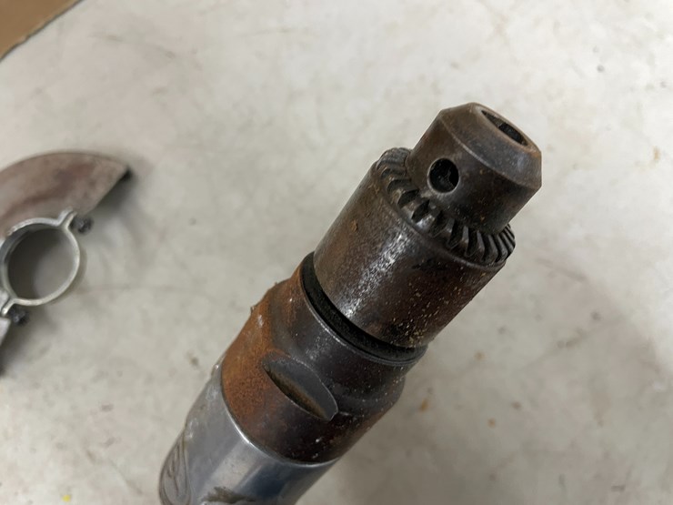 caterpillar-12-image-18