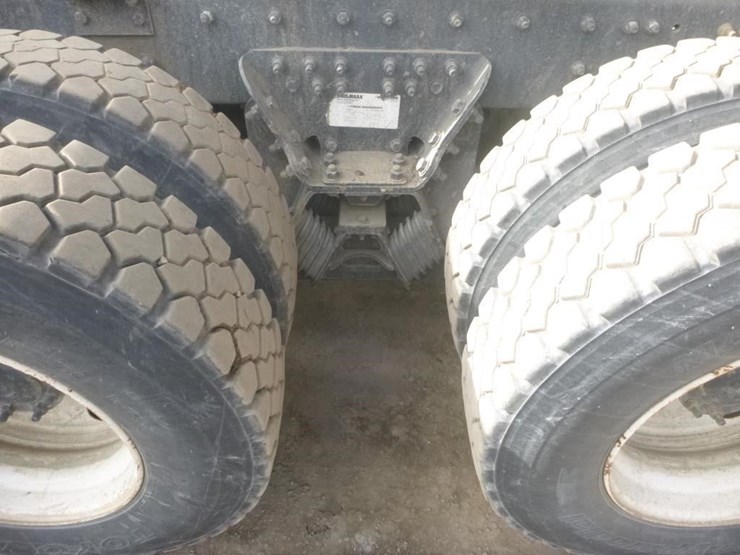 2008-sterling-lt9500-image-23