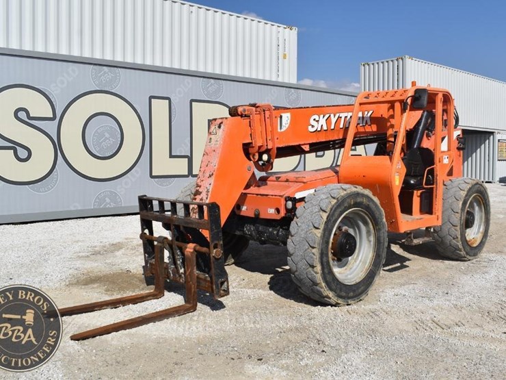 2015-sky-trak-8042-image-1