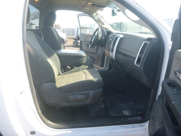 2012-dodge-ram-5500-image-13