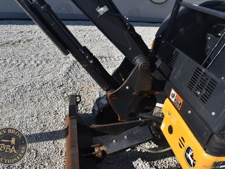 2021-deere-26g-image-21