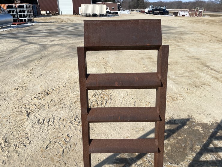 #300-•-2005-towmaster-dual-axle-trailer-(sells-with-no-title)-image-21