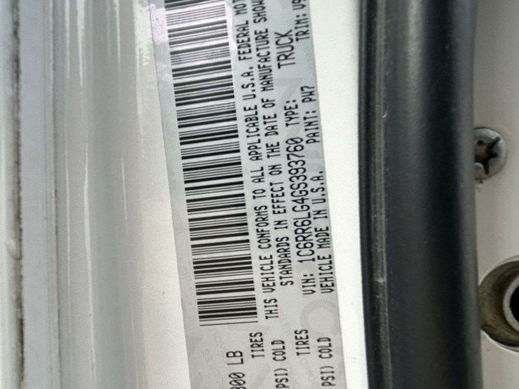 2016-ram-1500-slt-image-33