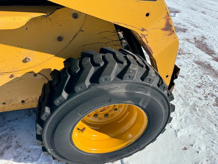 caterpillar-252-image-17