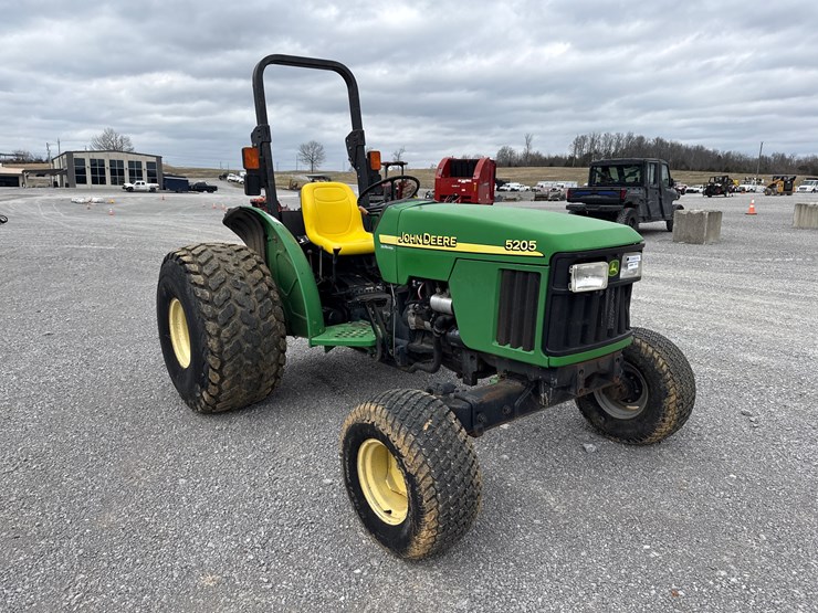 john-deere-5205-image-2