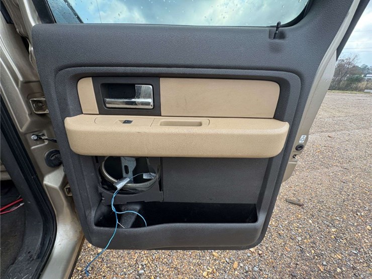 2013-ford-f150-image-17