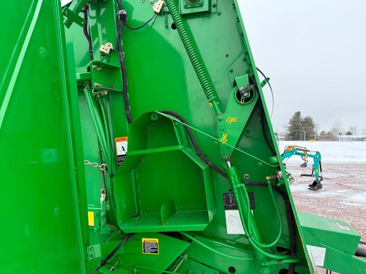 john-deere-566-image-29