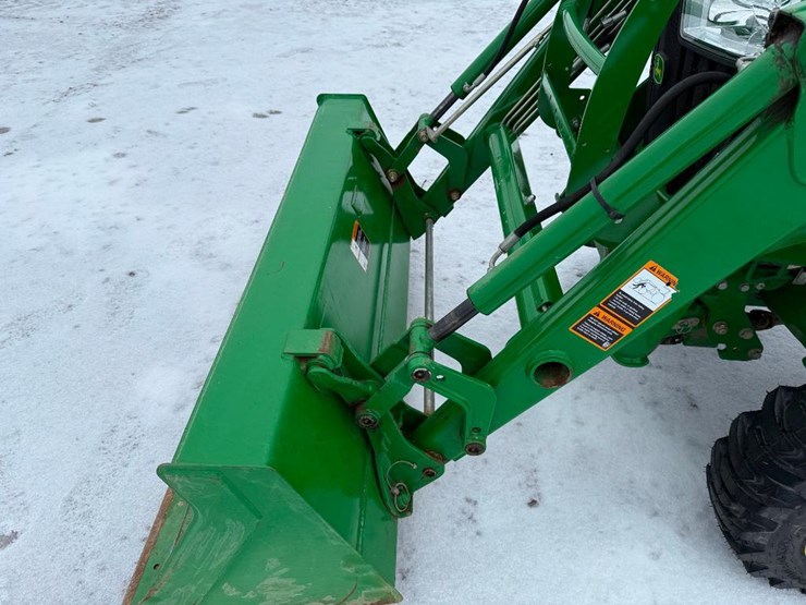 john-deere-3033r-image-27