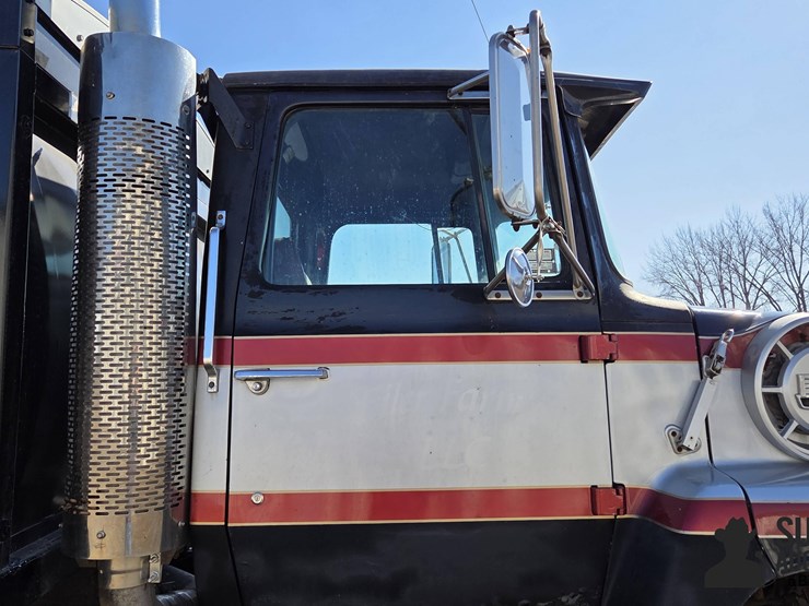 1982-ford-lnt9000-image-18