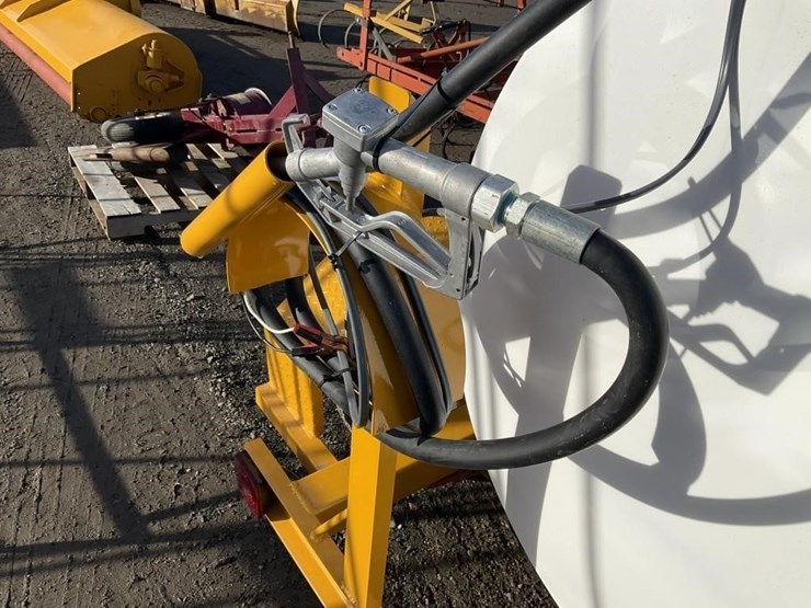 custom-550g-dual-axle-fuel-wagon-image-7