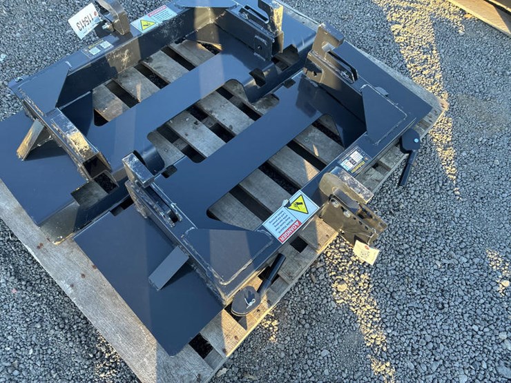 #115414-•-skidsteer-mt-3pt-hitches-image-1