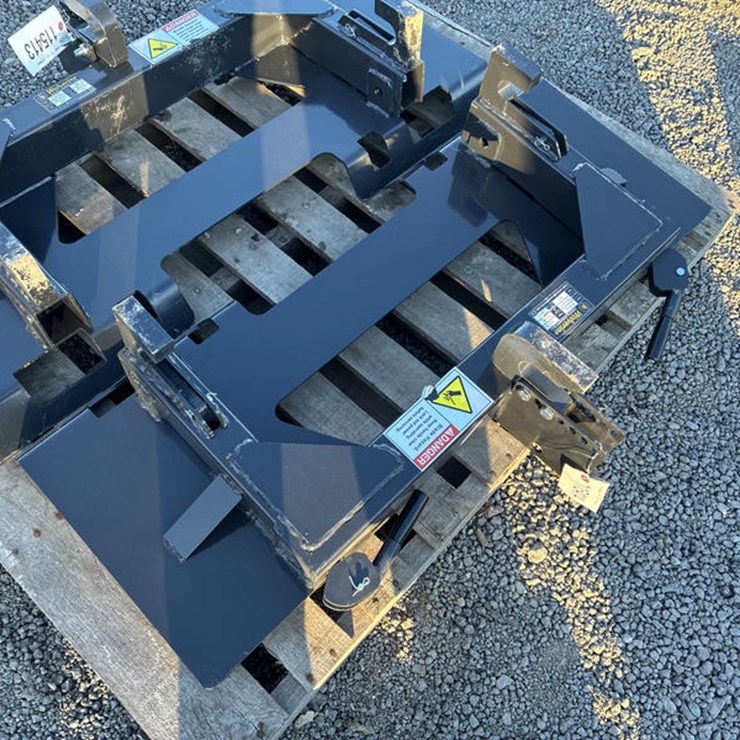 #115414 • SKIDSTEER MT 3PT HITCHES